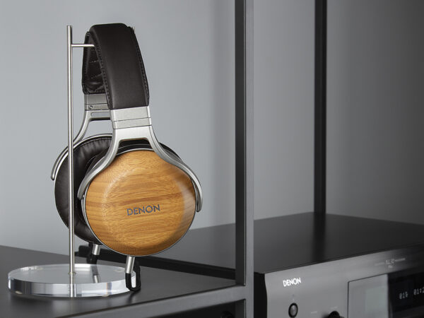 Denon AH D9200 Headphones Lifestyle 02 2