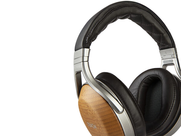Denon D9200 Headphones Studio 01