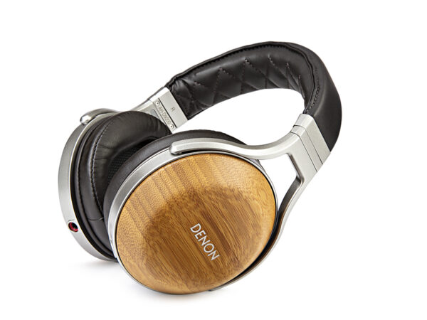Denon D9200 Headphones Studio 02