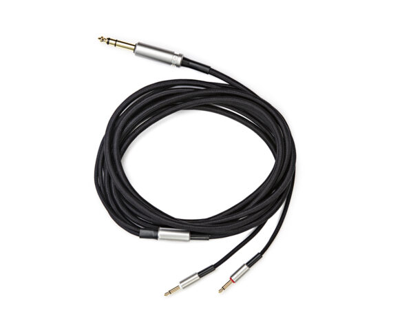 Denon D9200 Headphones Studio 05