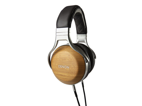 Denon D9200 Headphones Studio 07