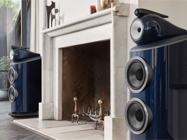 BW 801 D4 Signature Midnight Blue Metallic Social Lifestyle 11